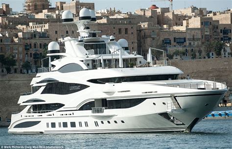 chloe green yacht